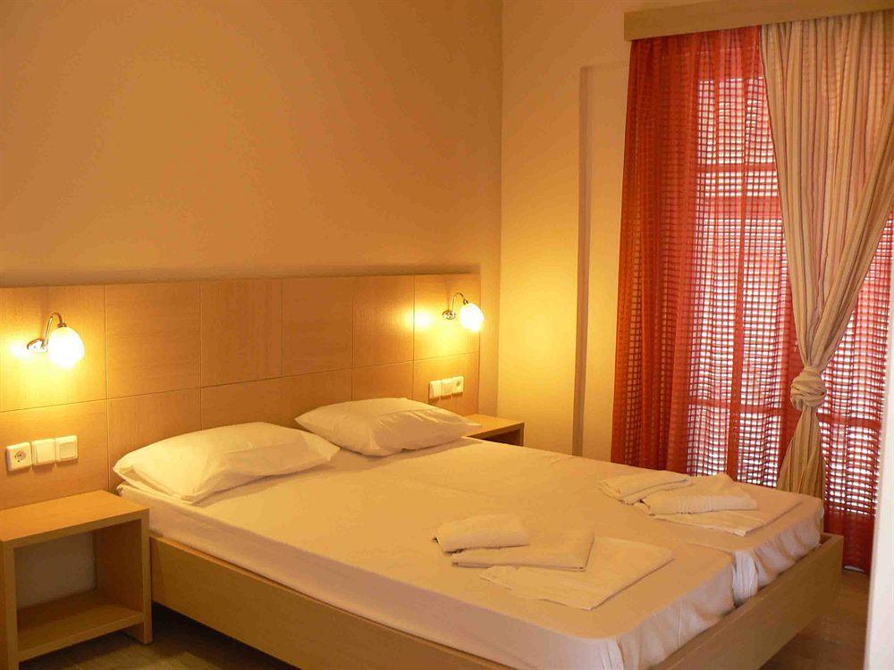 Happyland Hotel Apartments Nydri  Ngoại thất bức ảnh